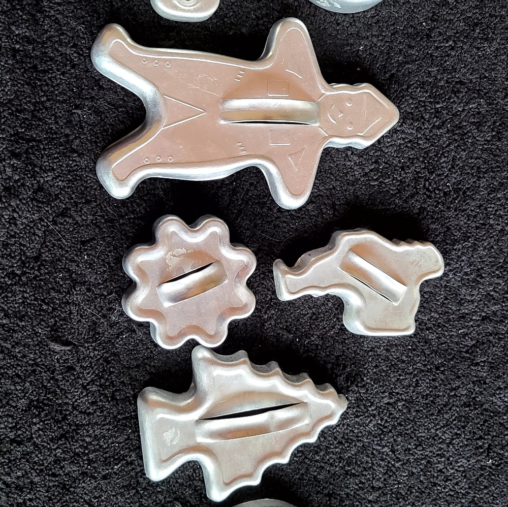 VINTAGE ALUMINUM COOKIE CUTTERS